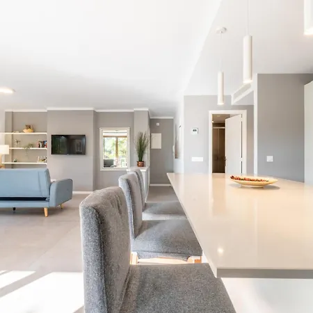 Apartment Ponent 4 *